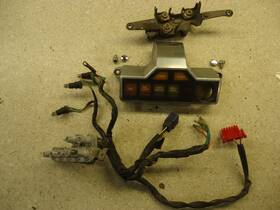 37601-mg8-671 Honda 85-86 Vt1100 Shadow Center Dash Gauge Pilot Light Indicator Console Oem