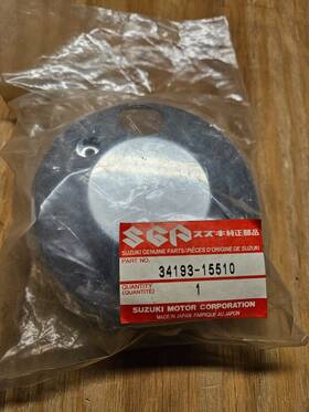 Suzuki 34193-15510 New Oem Speedometer Cover Fits 83 85-86 Gs550l And Gr650