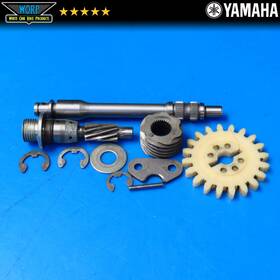 278-17861-00-00 Yamaha 1976 Rd400 Speedometer Meter Drive Gear Unit