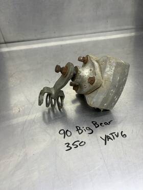 2hr-25731-01-00 Yamaha 87 88 89 90 91 92 93 94 Big Bear 350 Oem Rear Brake Caliper Lever Mount
