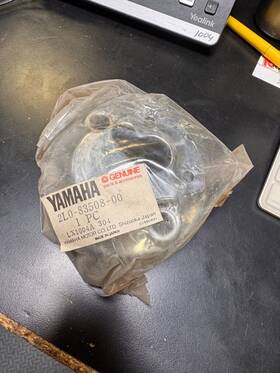 2l0-83508-00-00 Yamaha Nos Oem Tachometer Cover Xs400 78-79 2l0-83508