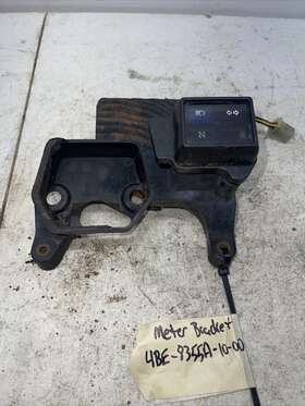 4be-8355a-10-00 Yamaha 2001 Xt225 Speedo Meter Bracket