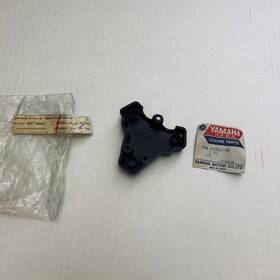 Yamaha 584-83569-00 Xs650 Neutral Turn Signal Oil Indicator Box Under Cover New Oem 584-83569